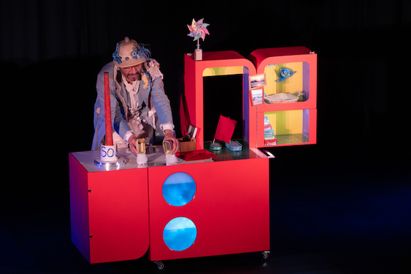 O rapaz que morava à beira-mar O rapaz que morava à beira-mar